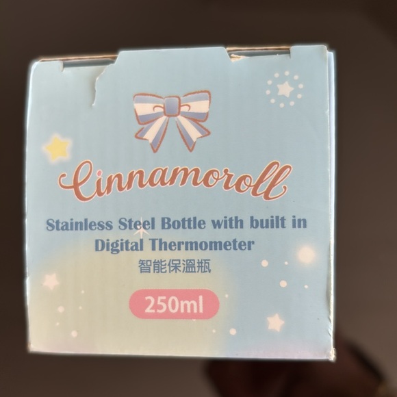 Sanrio Cinnamoroll stainless steel bottle with built in digital thermometer 😍 - Picture 7 of 10